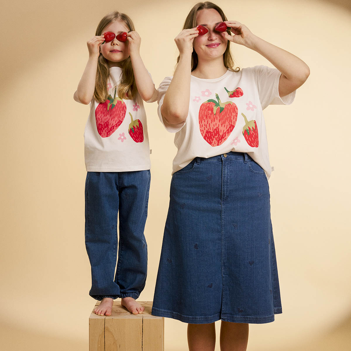 Lily t-shirt for women, Fragola, white