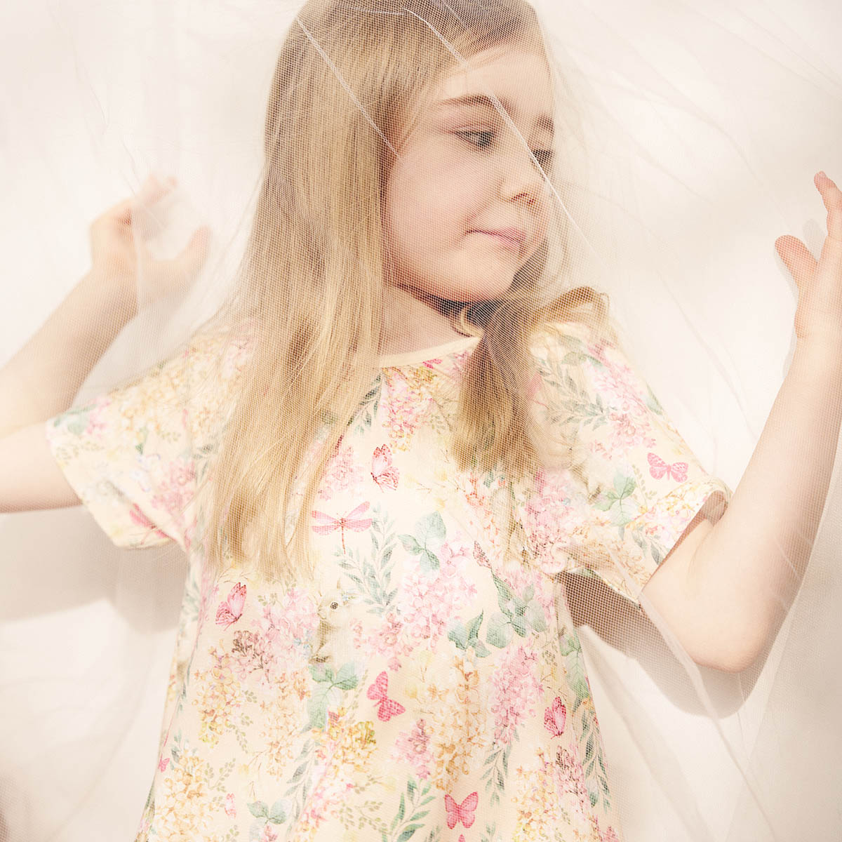 Lilacs dress, short-sleeved, yellow