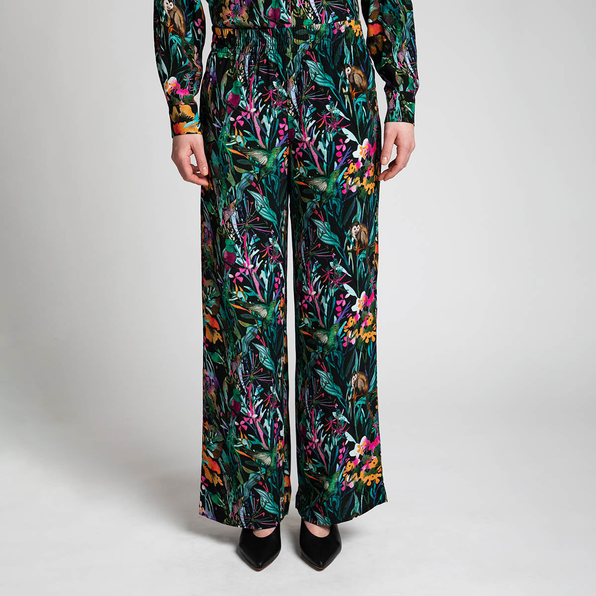 Lara trousers for women, Amazon, dark green