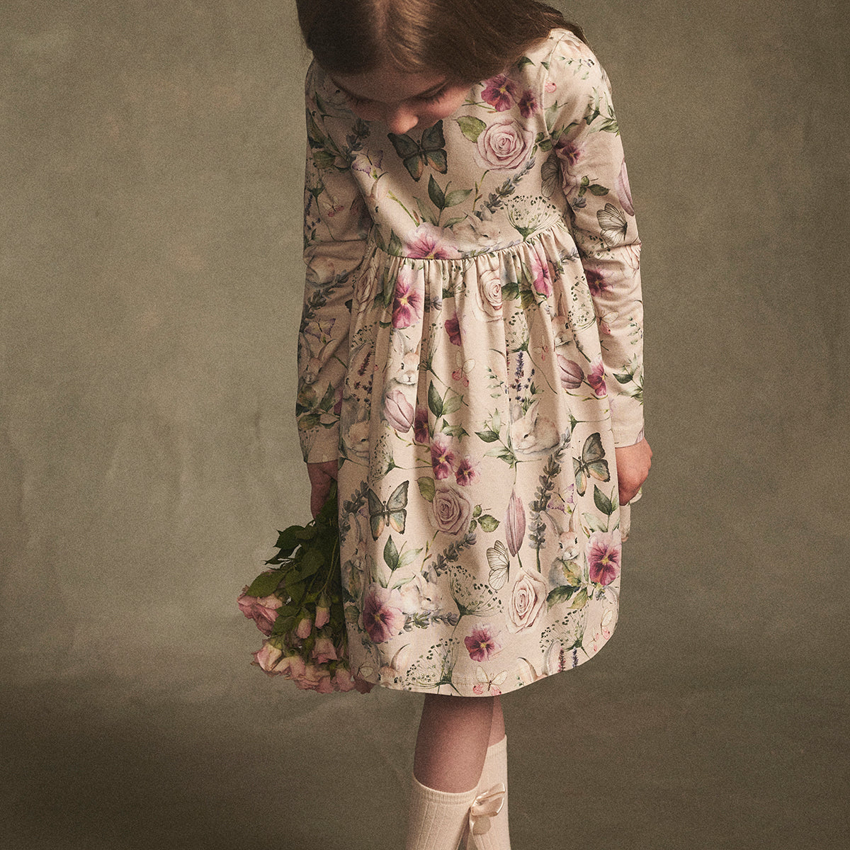 Violet dress, beige