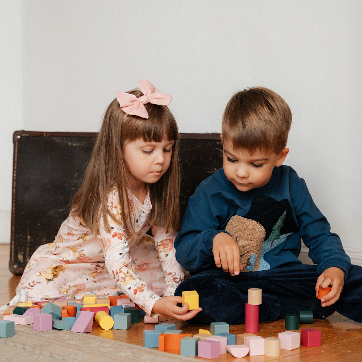 Wooden toy block set, 100 pcs