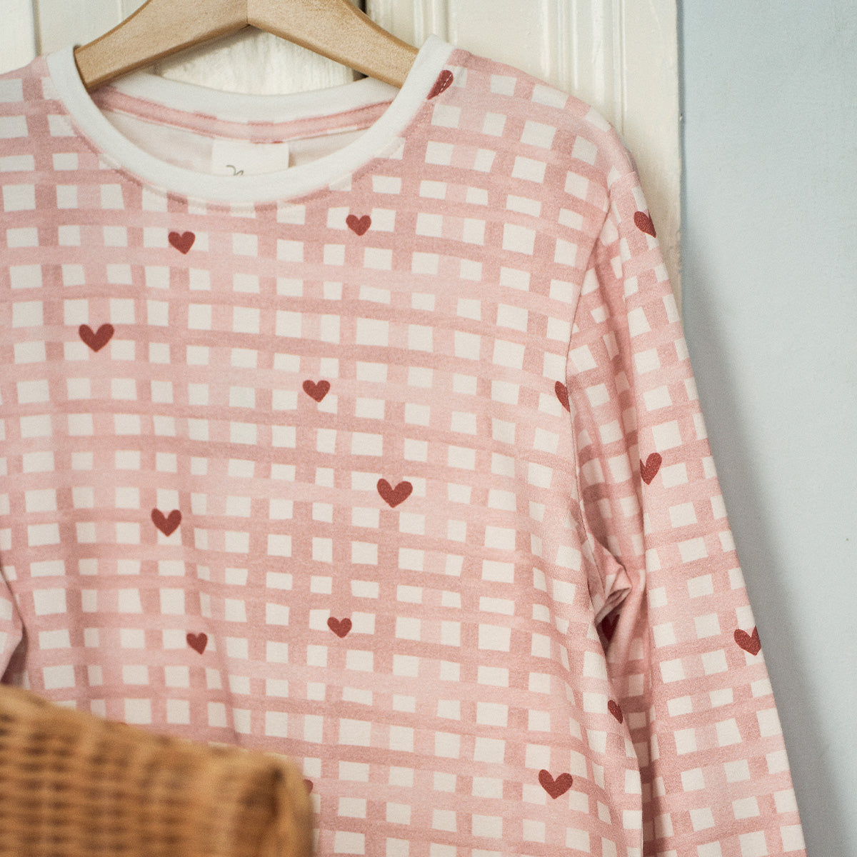 Heart checks pyjama, pink