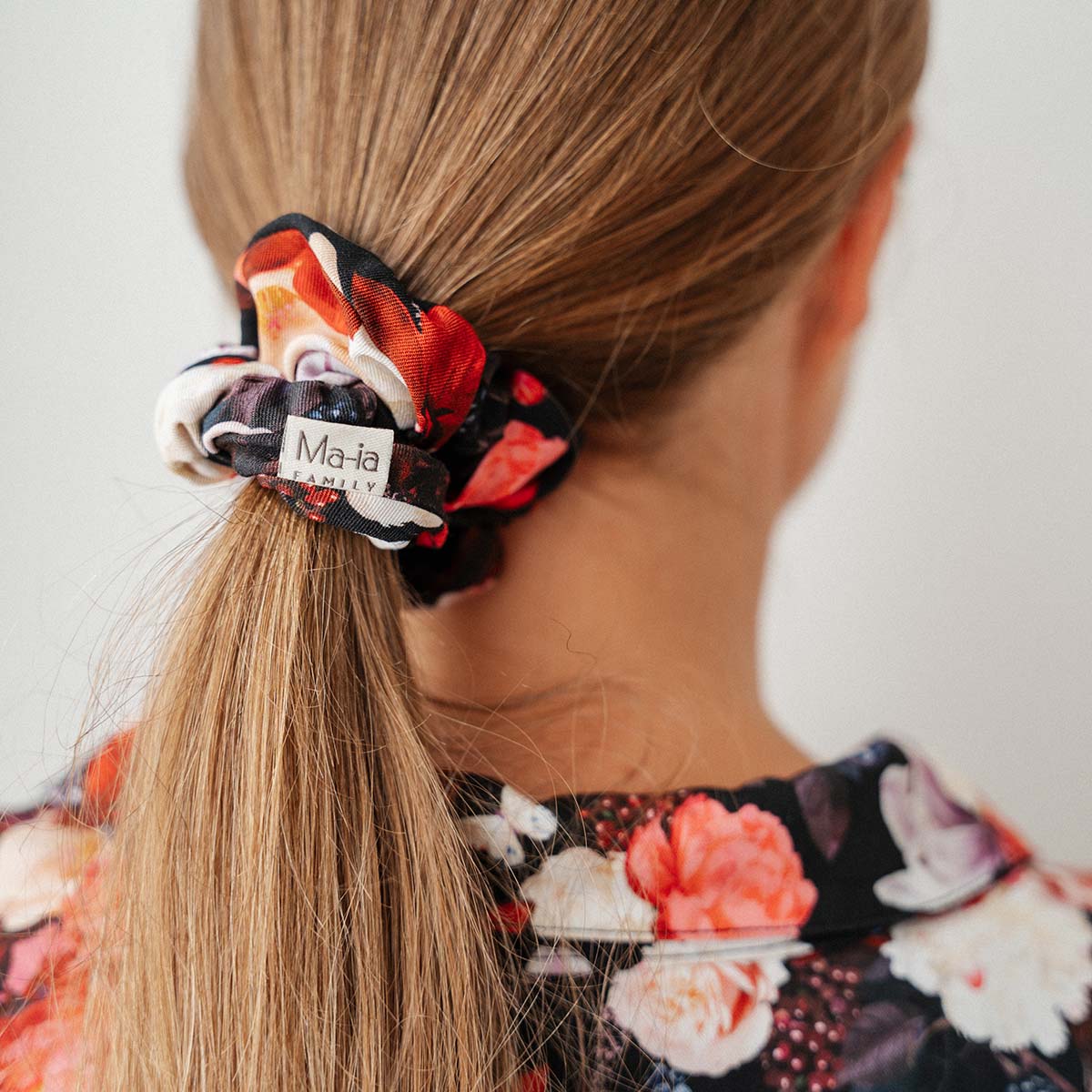 Hair scrunchie, Rowan, black